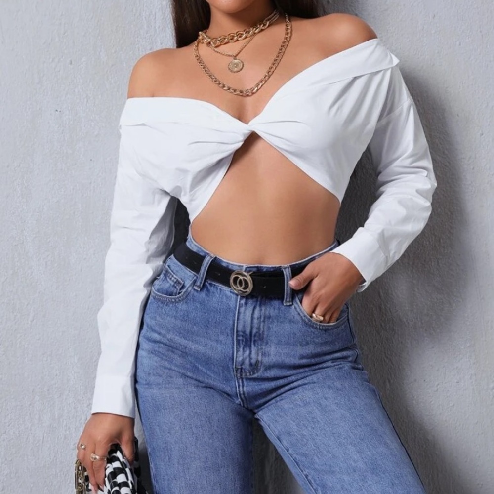 Front twist crop top